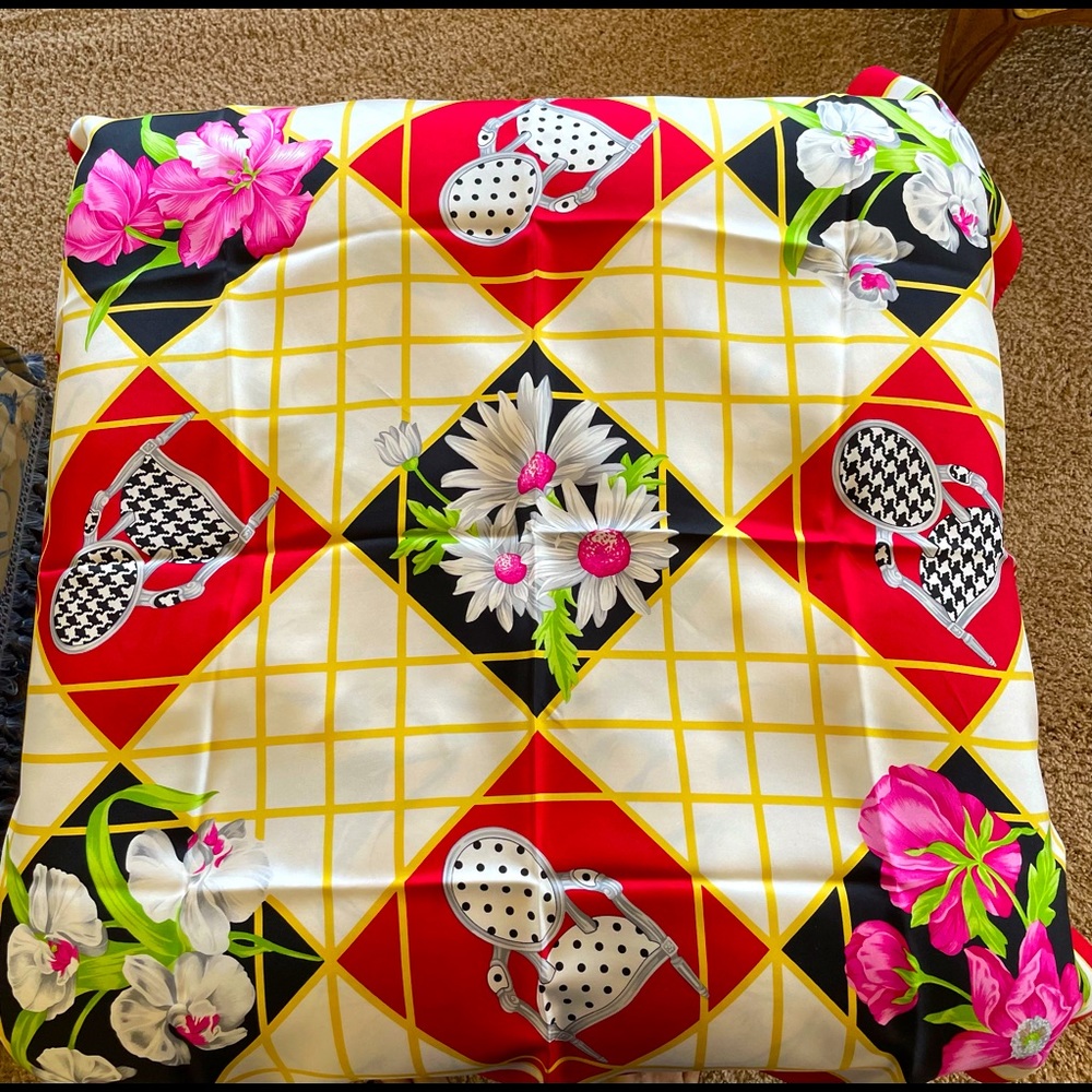Scarf - Picture 1 of 3